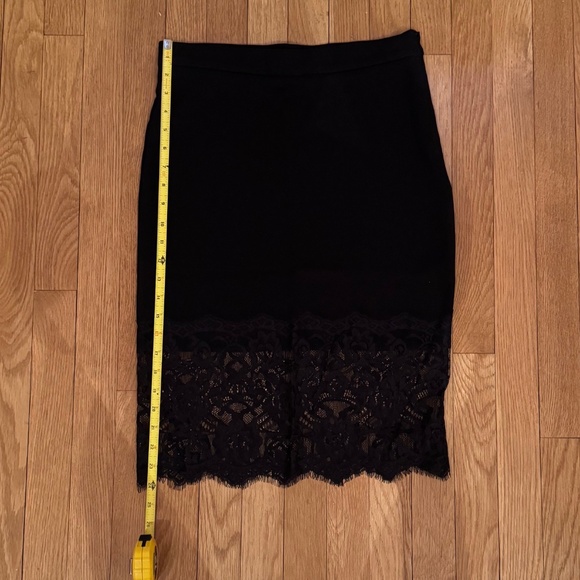 ZARA - Black midi skirt with Lace bottom - Picture 4 of 6